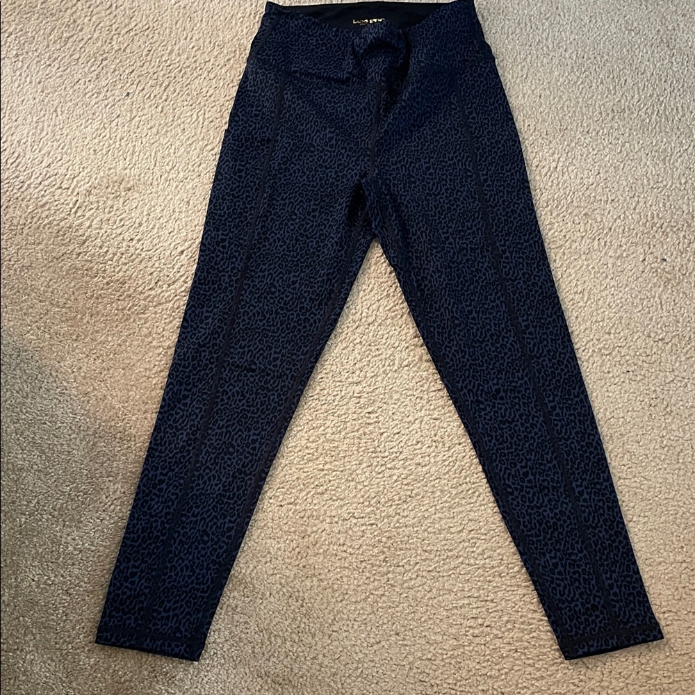 Lilly Pulitzer Never Worn Luxletic Midnight Blue Animal Print Leggings Medium